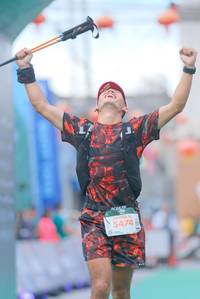 BIB: 5474
                            <button type="button" onclick="openModal(21761216)" class="btn btn-primary btn-sm float-right btn-popup" data-toggle="modal" data-target=".modal-high-quality">
                        <i class="fas fa-shopping-cart"></i> Add to Cart
                    </button>
                                            <button type="button" onclick="isThisMe(21761216, true)" class="btn btn-success btn-sm float-right btn-popup btn-isme hidden" data-toggle="tooltip" data-placement="bottom" title="นี่คือรูปของคุณใช่ไหม คลิกที่นี่เพื่อเอาเข้าอัลบั้ม">
                        <i class="fas fa-plus"></i> Add to album
                    </button>
                    <button type="button" onclick="isThisMe(21761216, false)" class="btn btn-warning btn-sm float-right btn-popup btn-isnotme hidden">
                        <i class="fas fa-ban"></i> Remove from album
                    </button>